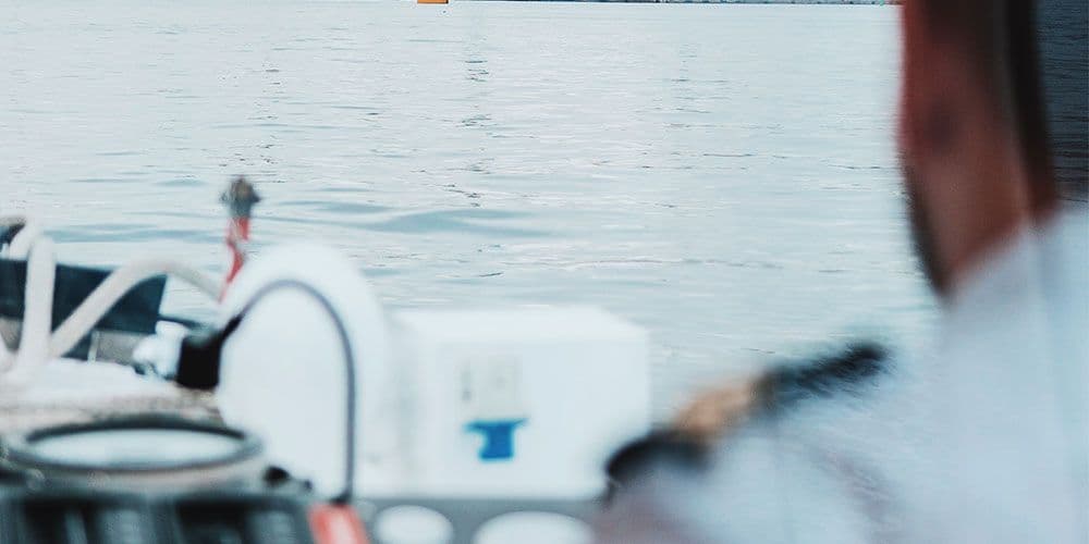 Schipper aan het roer
